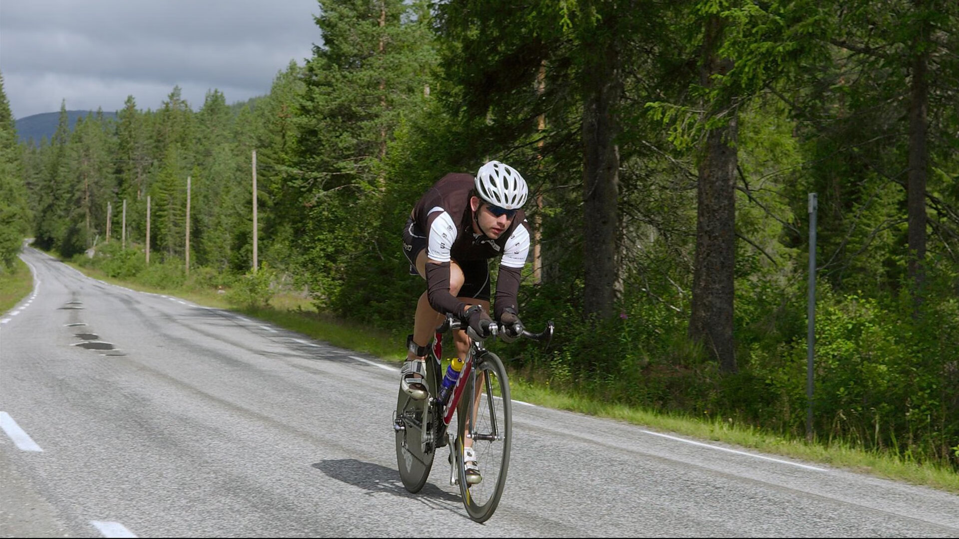 三年200蝶成绩提升率:中方每年进步0.8秒