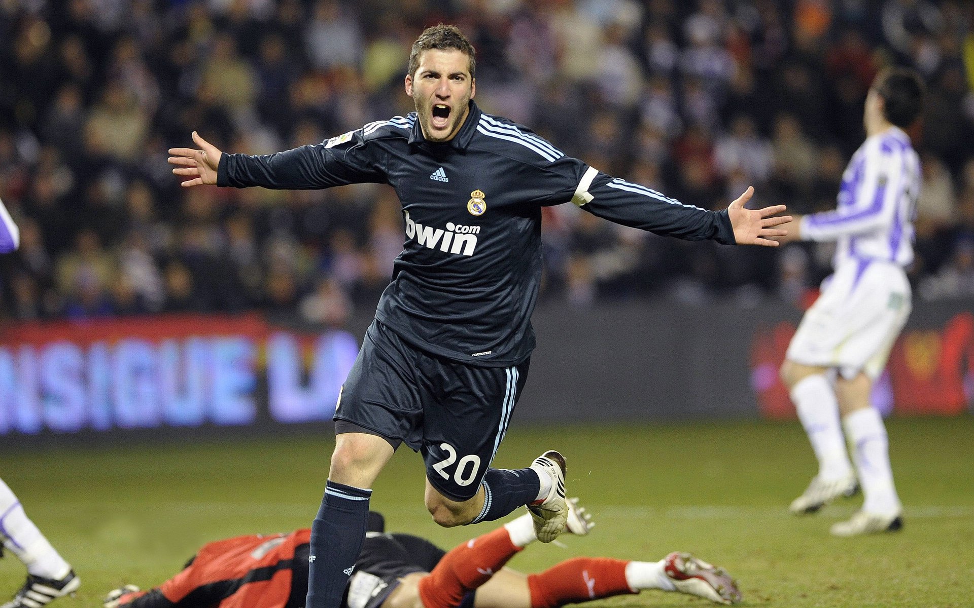 中超联赛中国青年队战胜 球迷欣喜若狂,中国足球青年超级联赛